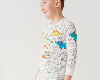Pijama de dinosaurio para colorear para niños: pijama de bambú de dos piezas con marcadores de tela permanentes, un recuerdo creativo para niños y niñas.