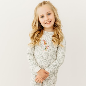 Pijama de unicornio para colorear para niños: pijama de bambú de dos piezas, marcador de tela, colorea tu propio pijama, regalo creativo para niñas. imagen 1