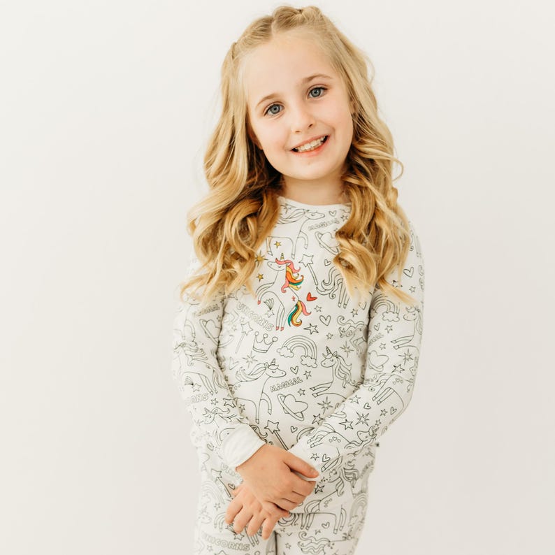 Pijama de unicornio para colorear para niños: pijama de bambú de dos piezas, marcador de tela, colorea tu propio pijama, regalo creativo para niñas. imagen 1