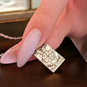 Collier de cartes de tarot pour femme - Amulette de richesse bijoux divination - Collier en acier inoxydable à breloques arcanes majeurs - Cadeau pour elle