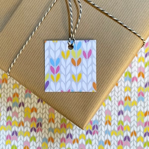 Geschenkanhänger: 10 verschiedene Designs für Stricker, Häkeler, Bastler