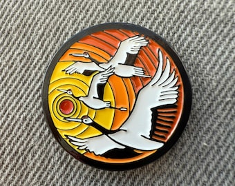 Tampa de bueiro de esgoto japonesa, pino de esmalte, Sunset Cranes, Kushiro, Hokkaido