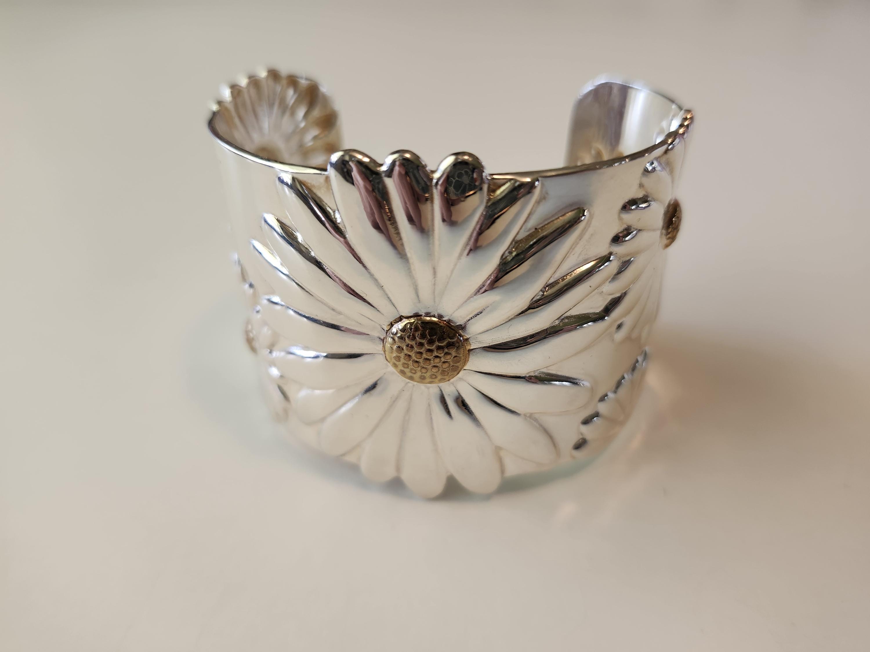 Rare Tiffany & Co. Elsa Peretti Sterling Daisy Cuff Bracelet