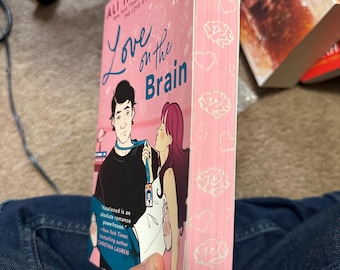 Love on the Brain met handgeschilderde randen