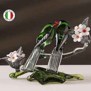 Murano Glass Lovebirds – Handcrafted Green Bird Sculpture with Flowers – Elegant Wedding Favors for guests - Original Made in Italy