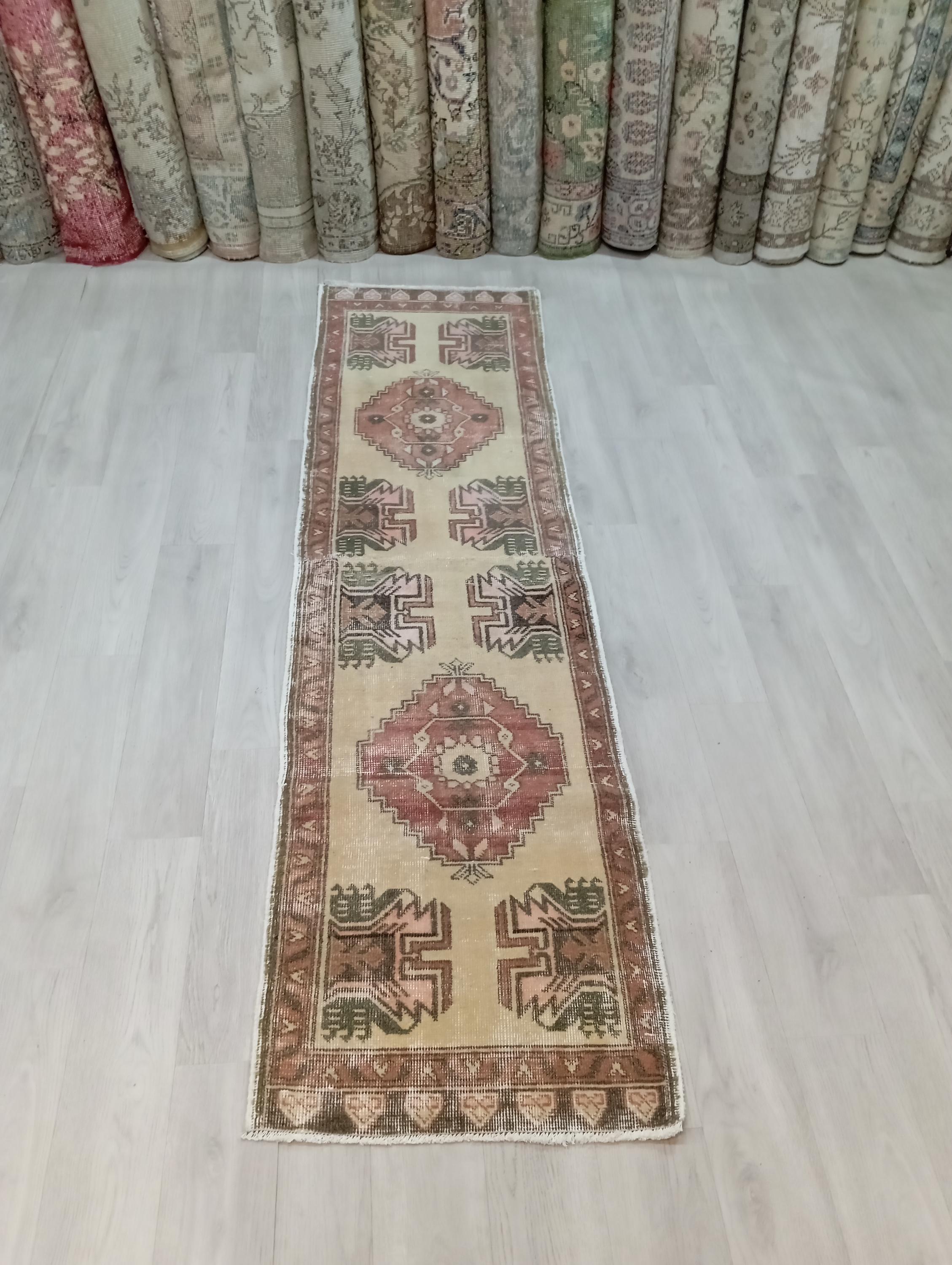 ヴィンテージ ウシャック トルコラグ 2x6：ハンドメイドウール 玄関