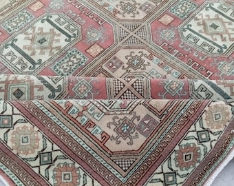 7x9 Vintage Turkish Wool Rug: Distressed Area Rug ( 6.5x9.6 ft )