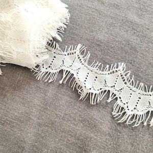 3 Yds Small Scalloped Eyelash Lace