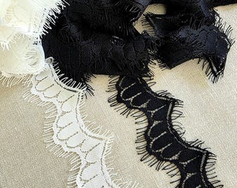 3 Yds Small Scalloped Eyelash Lace