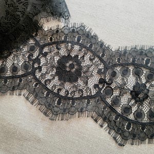 3 Yds 6&quot; Wide Scalloped Eyelash Lace