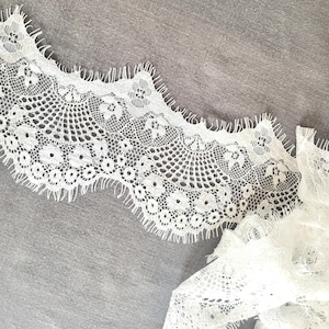 3 Yds - 5&quot; Wide White Elegant Eyelash Lace