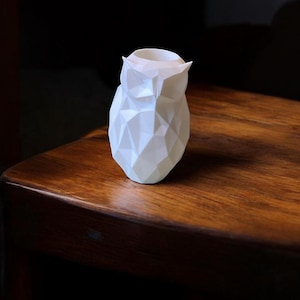 Modern 3D Printed Owl Vase | Minimalist Geometric Home Decor for Dried Flowers & Fresh Blooms | Made to Order Sculpture