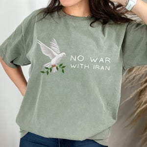私たちの戦争ではないシャツ | 反戦シャツ | もう戦争はやめてシャツ | 反トランプシャツ | 戦争はやめろ | トランプ戦争シャツ | 戦争を止めろ