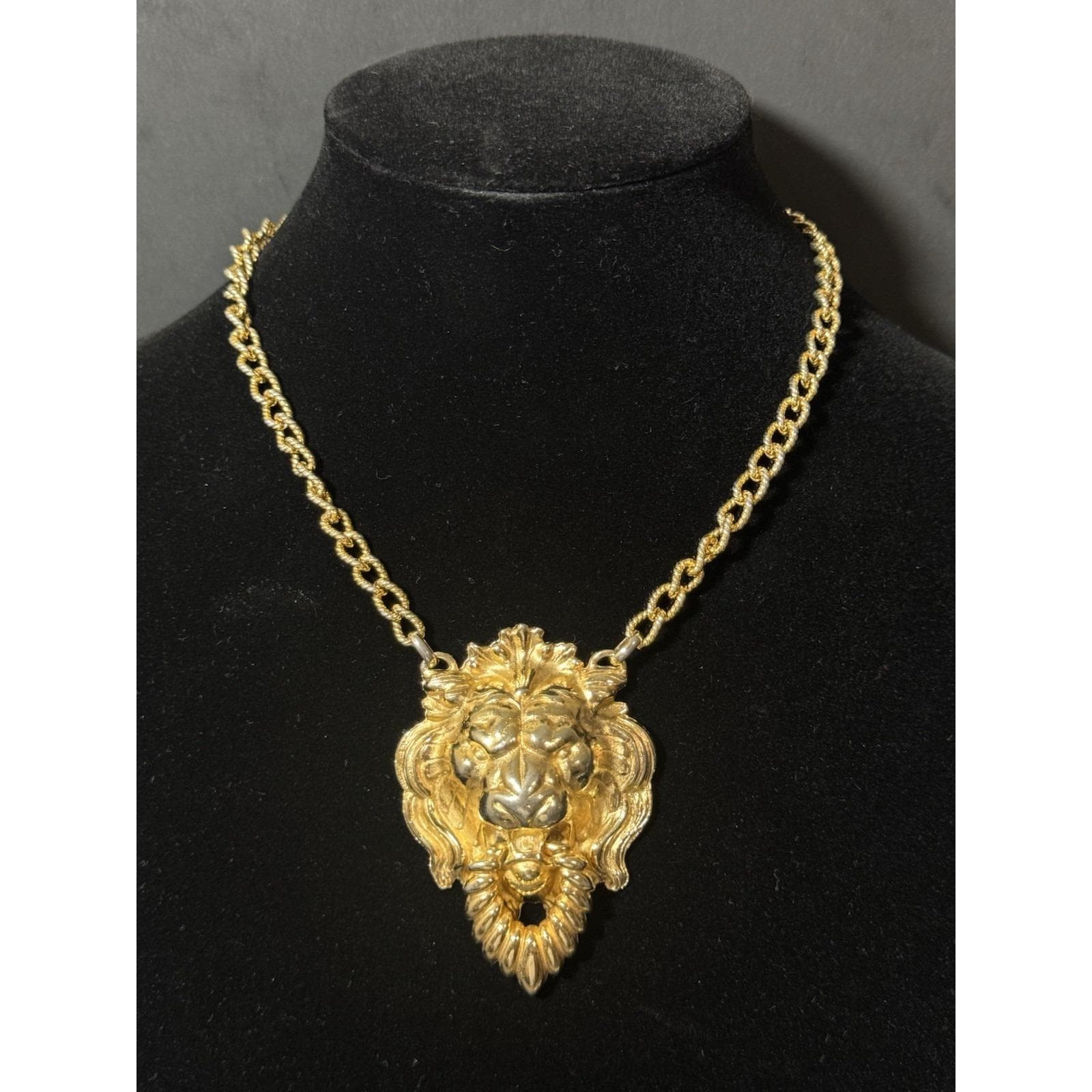 Vintage NAPIER Lion Door Knocker Gold Tone Pendant Chain Necklace