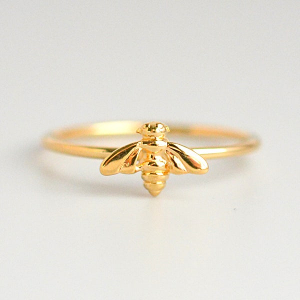 Minimalist Gold Bee Ring, Gold Ring for Women, Dainty Thumb Ring, Simple Bumble Bee Jewelry Gift, Unique Statement Ring, Size 5 6 7 8 9 10