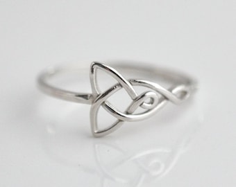 Sterling zilveren Keltische ring vrouwen, minimalistische Keltische knoop ring, eenvoudige Infinity knoop ring, sierlijke Ierse ring, alledaagse Ierse sieraden