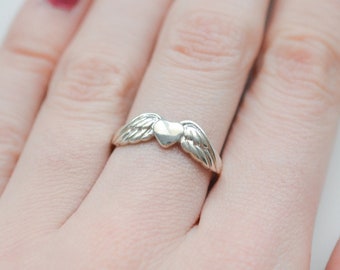 Sterling Silver Angel Wing Ring, Guardian Angel Ring for Women, Simple Heart Ring, Memorial Jewelry, Gift In Memory Of, Size 5 6 7 8 9 10