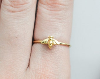 Minimalist Bee Ring, Gold Filled Ring for Women, Dainty Thumb Ring, Simple Bumble Bee Jewelry Gift, Unique Statement Ring, Size 5 6 7 8 9 10