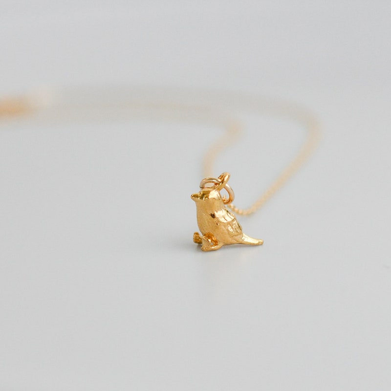 Gold Robin Bird Pendant - Etsy