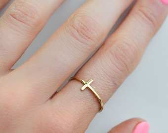 Gold Kreuz Ring für Frauen, zierliche christliche Ringe, Minimalist Gold gefüllter Kreuz Ring, Kruzifix Ring für Zeigefinger Zeigefinger oder Daumen