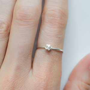 Rosring i sterlingsilver, enkel, nätt blomsterring för kvinnor, stapelbar liten ring, minimalistisk, naturinspirerad ring, avslappnad, delikat ring