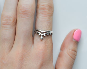 Sterling zilveren Chevron ring, Boho stapelen Wishbone ring, stapelbare zilveren V-ring, minimalistische V-vormige ring, eenvoudige Mandala gebogen ring