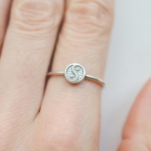 Sterling Silver Yin Yang Ring, Y2K Ring, Dainty Yin-Yang Jewelry, Oxidized Silver Ring, Minimalist Preppy Ring, 90s Aesthetic Jewelry