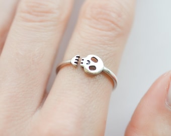 Sterling Silver Skull Ring, Adjustable Skull Ring for Women, Dainty Gothic Jewelry, Minimalist Silver Ring, Creepy Cute Halloween Gift