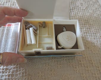 Small Compact Electric Manicure Set. Light Blue Presto Deluxe Manicure Set. WORKS. New batteries included. Presto Manicure Kit. Nail Art.