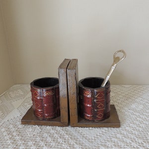 Pencil Cup Bookends. Rustic Vintage Dark Red and Brown Bookends. Book and Pencil Cup Bookends. Hand Painted Gold Trimmed Wood Bookends.