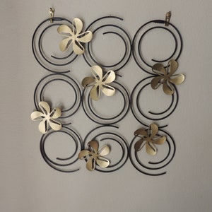 Black Wrought Iron Floral Wall Art: Note & Photo Holder