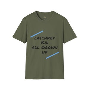 Solo en casa consigo mismo esta divertida camiseta para niños con llave al cuello: Camiseta de humor independiente para adultos, Niños que vuelven del colegio a una casa vacía, Niños de los 80 imagen 12