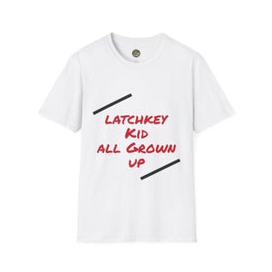 Solo en casa consigo mismo esta divertida camiseta para niños con llave al cuello: Camiseta de humor independiente para adultos, Niños que vuelven del colegio a una casa vacía, Niños de los 80 imagen 10