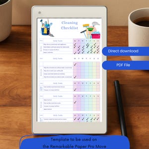 Op de afbeelding: Een digitale tablet met een schoonmaakchecklist met dagelijkse taken voor de keuken, badkamer, woonkamer en slaapkamer. De checklist bevat selectievakjes voor elke dag van de week. De tablet heeft ook een directe download- en PDF-bestandoptie.