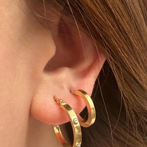 18k Solid Gold Hoop Earrings Two tone / 19.9 mm Loop earrings  , Light weight , Gifts For her, Fine Jewelry , Everyday Earrings / Minimalist