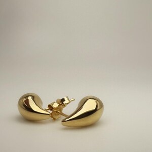 18k Solid Gold  Teardrop Earrings / Water drop Stud  / Minimalist Earrings / Dainty Earrings / Everyday Earrings / REAL Gold / Gift for her