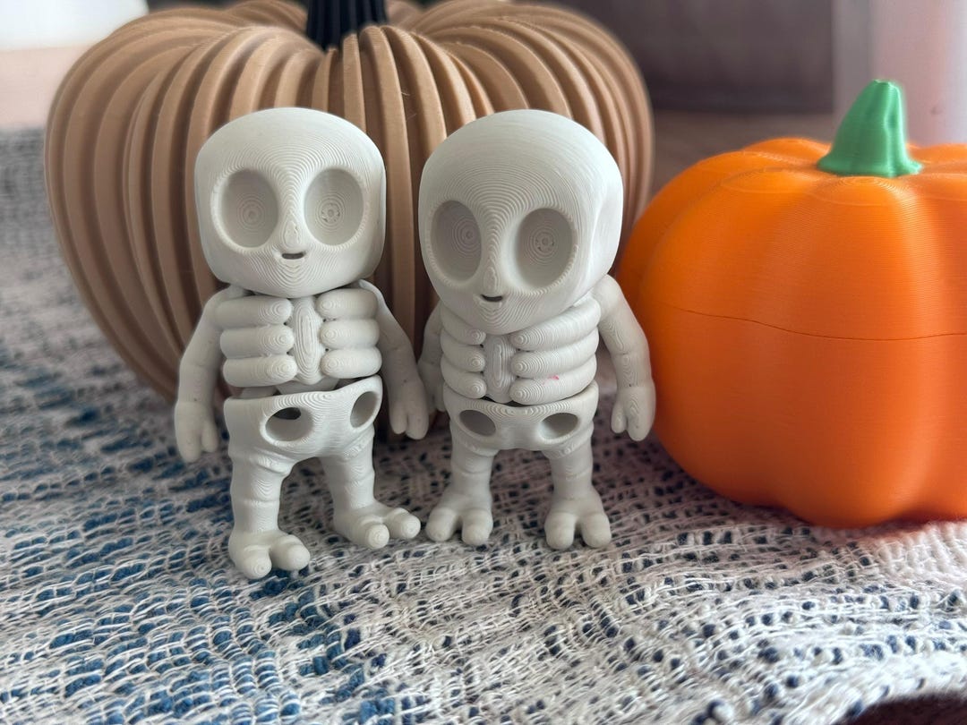 3D Printed Articulated Alien Skeleton: Spooky Halloween Desk Decor - Etsy