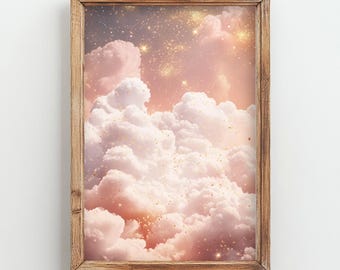 Puede incluir: Una impresión artística enmarcada que presenta un paisaje de nubes de ensueño. La obra de arte muestra nubes esponjosas, rosas y blancas con destellos dorados contra un cielo suave y melocotón. El marco de madera añade un toque rústico a la escena celestial.
