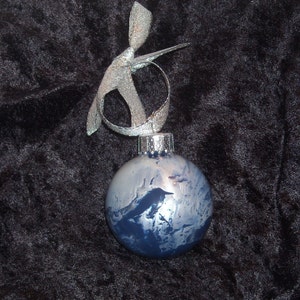 Hand painted glass ornament S17 image 1