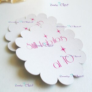 Gepersonaliseerde geschulpte cirkel 2"- aangepaste gedrukte verjaardagstags - babyshowerkaarten - bedanklabels - bruiloftpapierdecor
