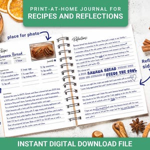 Op de afbeelding: Een printbaar dagboek voor recepten en reflecties met een fotoplekhouder, een recept voor bananenbrood en een reflectie over het belang van bananenbrood. Het dagboek heeft een witte achtergrond met zwarte lijnen en een bruine spiraalbinding.