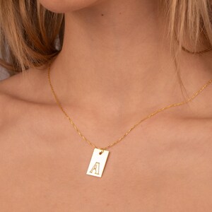 Personalisierte Rechteck Buchstaben Halskette, Muttertagsgeschenk, individuell gravierte Initial Halskette, 14K vergoldeter Buchstabe, Anhänger Initial Schmuck