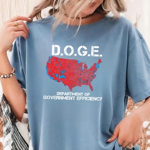 D.O.G.E. Politisches Satire-Shirt - Abteilung für Regierungs-Effizienz Hoodie, lustiges politisches Sweatshirt, USA Karte Komfort Farben Grafik-T-Shirt