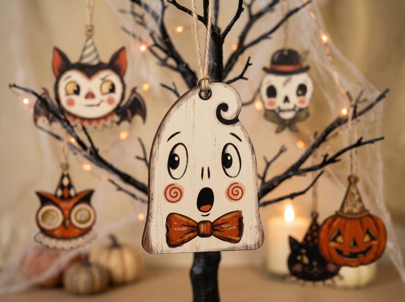 Mini Halloween-dekorationer för litet träd, vintage Halloween-dekor inomhus med vampyr, sött spöke, pumpa, svart katt, skelett, häxuggla bild 7