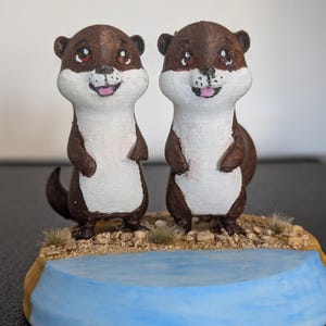 Adorable 3D Printed Otter Couple