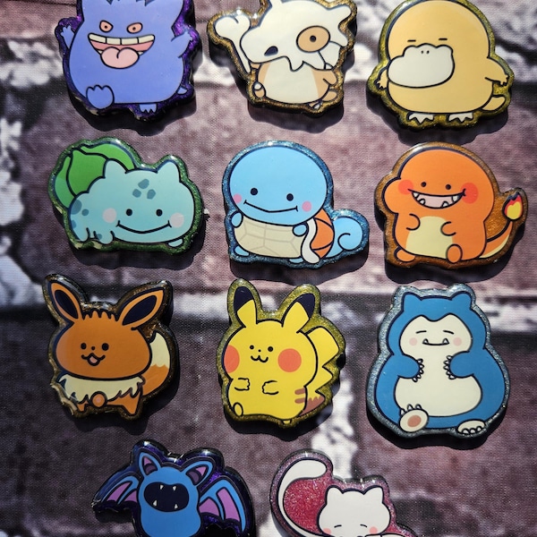 Porta credenciales de anime con diseño peculiar, con pinza giratoria tipo cocodrilo o clip para cinturón (hecho a mano)