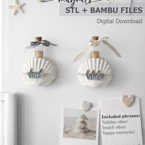 Może przedstawiać: Białe magnesy w kształcie muszli z korkami i wstążkami, z napisem "holiday vibes" i "beach vibes". Obraz zawiera również rozgwiazdy, muszlę i zdjęcie ułożonych muszli. Tekst brzmi "magnets" i "STL + BAMBU FILES Digital Download".