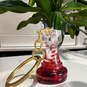 Handmade chess piece castle keychain / rook keyring - various colour available - customisable - resin, gifts for her and him, couple gifts