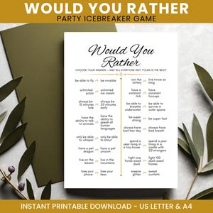 Könnte beinhalten: Ein druckbares „Would You Rather“-Partyspiel auf weißem Hintergrund. Das Spiel enthält eine Liste von Fragen mit jeweils zwei Optionen. Der Text „Would You Rather“ steht oben. Das Bild enthält Olivenzweige.