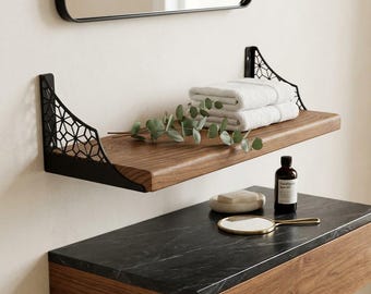 Zwevende kastanjebruine plank met geometrische metalen beugels, rustiek muurdecor, handgemaakte opberger